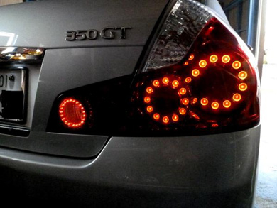 ���H����